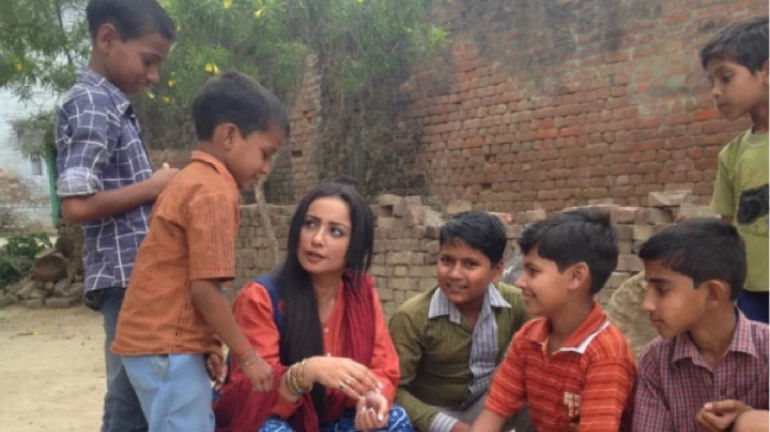 Divya Dutta gets nostalgic while playing with the kids on the streets of Lucknow