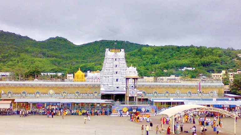 वांद्र्यात तिरुपती देवस्थानास १ रुपया नाममात्र दरानं भूखंड वांद्र्यात तिरुपती देवस्थानास १ रुपया नाममात्र दरानं भूखंड