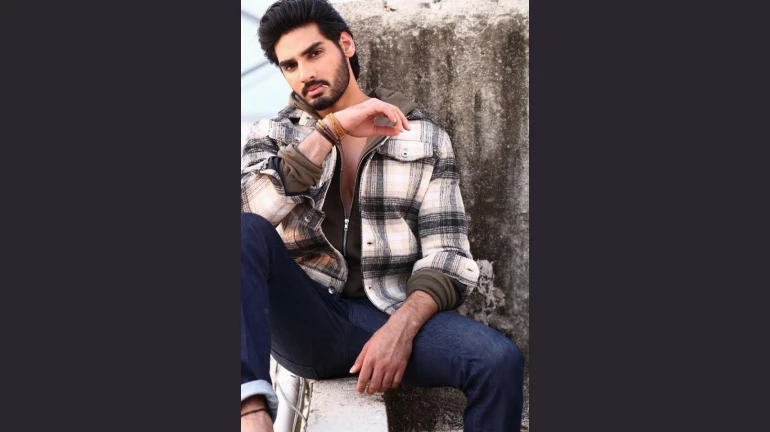 अहानच्या लाँचिंगच्या तयारीत सुनील शेट्टी अहानच्या लाँचिंगच्या तयारीत सुनील शेट्टी