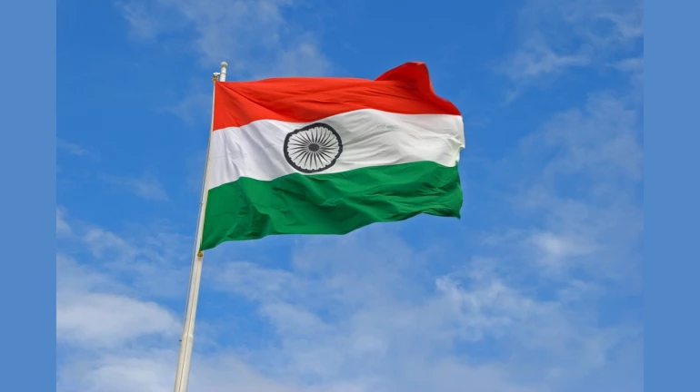 ‘इथं’ फडकतोय मुंबईतला सगळ्यात उंच झेंडा ‘इथं’ फडकतोय मुंबईतला सगळ्यात उंच झेंडा