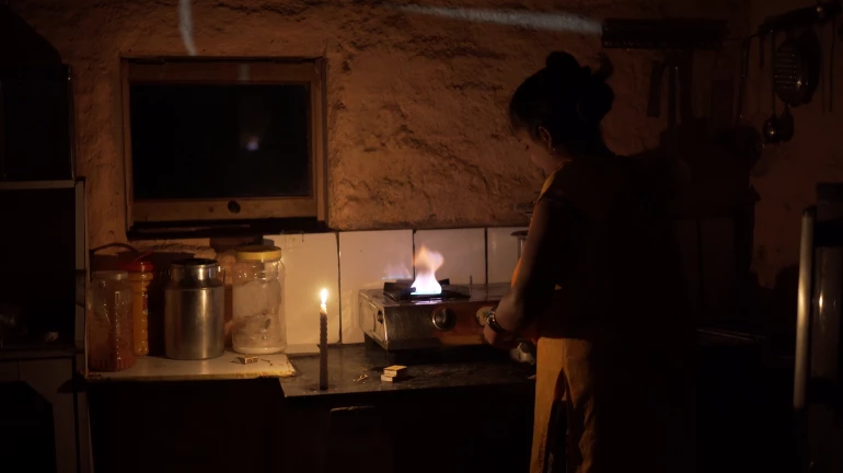 shocking: आजादी के 73 साल बाद भी मुंबई के सैकड़ों घरों में नहीं पहुंच पाई है बिजली और गैस shocking: आजादी के 73 साल बाद भी मुंबई के सैकड़ों घरों में नहीं पहुंच पाई है बिजली और गैस