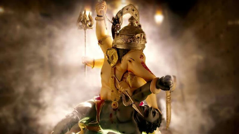 गणेशोत्सव २०१९ :  मुंबईत नवीन आहात? मग या '५' प्रसिद्ध गणेश मंडळांना नक्की भेट द्या गणेशोत्सव २०१९ :  मुंबईत नवीन आहात? मग या '५' प्रसिद्ध गणेश मंडळांना नक्की भेट द्या