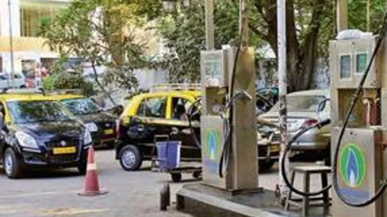 ONGC में तकनीकी खराबी, CNG सप्लाई पर पड़ा असर ONGC में तकनीकी खराबी, CNG सप्लाई पर पड़ा असर