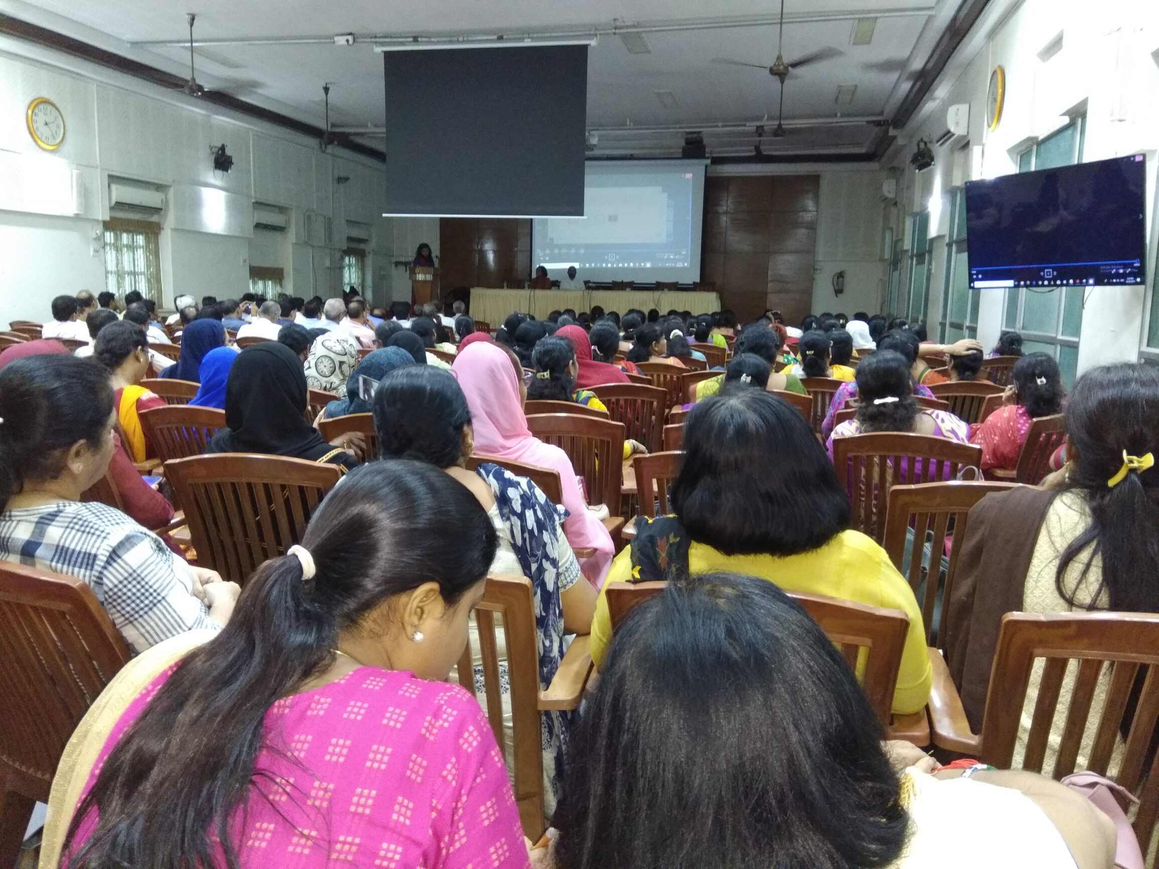 पोलिस दिदी करणार 'विद्यार्थ्यांचं संरक्षण'