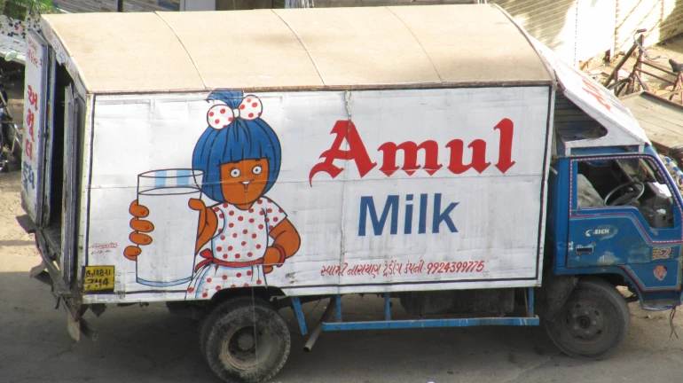 Amul increases milk supply to compensate for milk shortage in Mumbai and Pune Amul increases milk supply to compensate for milk shortage in Mumbai and Pune
