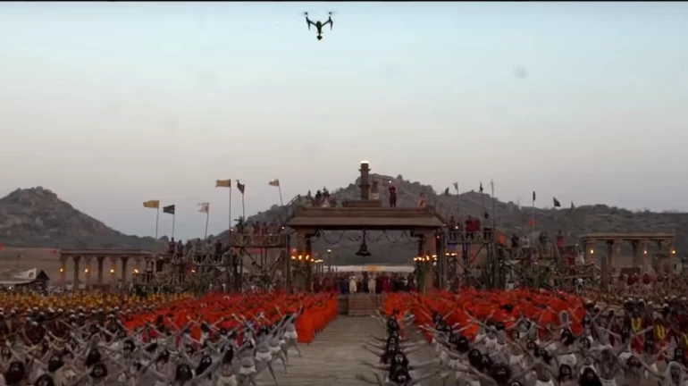 ‘सैरा नरसिम्हा रेड्डी’ के लिए इतिहास की किताबों से ली गई मदद, बनाए गए 42 विशाल सेट! ‘सैरा नरसिम्हा रेड्डी’ के लिए इतिहास की किताबों से ली गई मदद, बनाए गए 42 विशाल सेट!