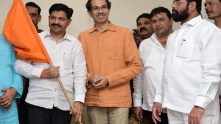 'बविआ'चे आमदार विलास तरे यांचा शिवसेनेत प्रवेश 'बविआ'चे आमदार विलास तरे यांचा शिवसेनेत प्रवेश