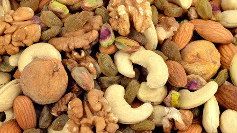 गणेशोत्सव २०१९: ऐन सणासुदीच्या काळात सुका मेव्याच्या किमतीत वाढ गणेशोत्सव २०१९: ऐन सणासुदीच्या काळात सुका मेव्याच्या किमतीत वाढ