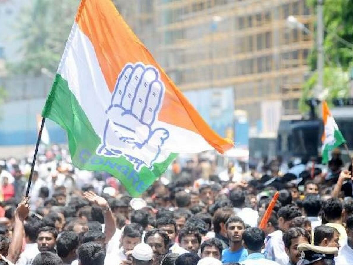 The road in Kharghar sinked; Congress demands immediate repair of the road