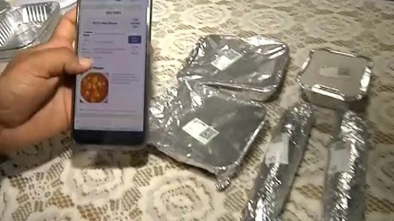 रेल्वेतील खाद्यपदार्थांच्या पाकिटावर क्यू आर कोड रेल्वेतील खाद्यपदार्थांच्या पाकिटावर क्यू आर कोड