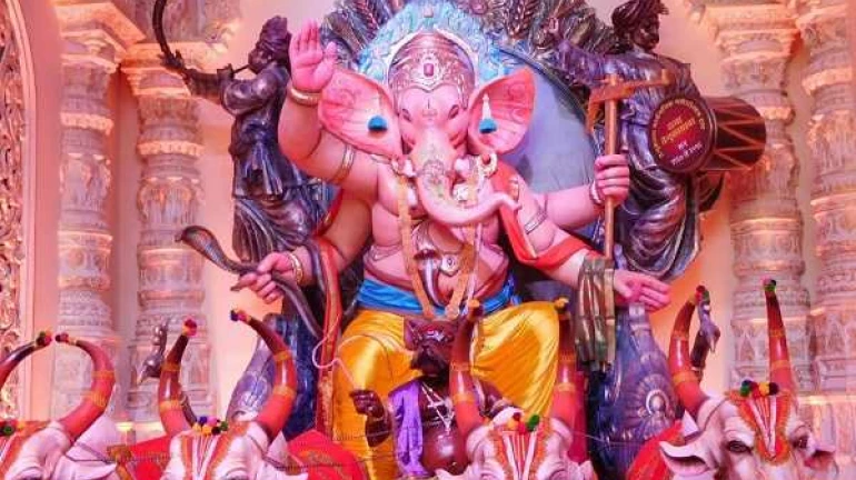 गणेशोत्सव २०१९: तेजुकायाची कागदी लगद्याची गणेशमूर्ती, वर्ल्ड रेकॉर्डमध्ये होणार नोंद गणेशोत्सव २०१९: तेजुकायाची कागदी लगद्याची गणेशमूर्ती, वर्ल्ड रेकॉर्डमध्ये होणार नोंद