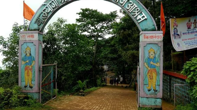 बालयोगी श्री सदानंद महाराज आश्रम के अंदर तोड़क कार्रवाई जारी बालयोगी श्री सदानंद महाराज आश्रम के अंदर तोड़क कार्रवाई जारी