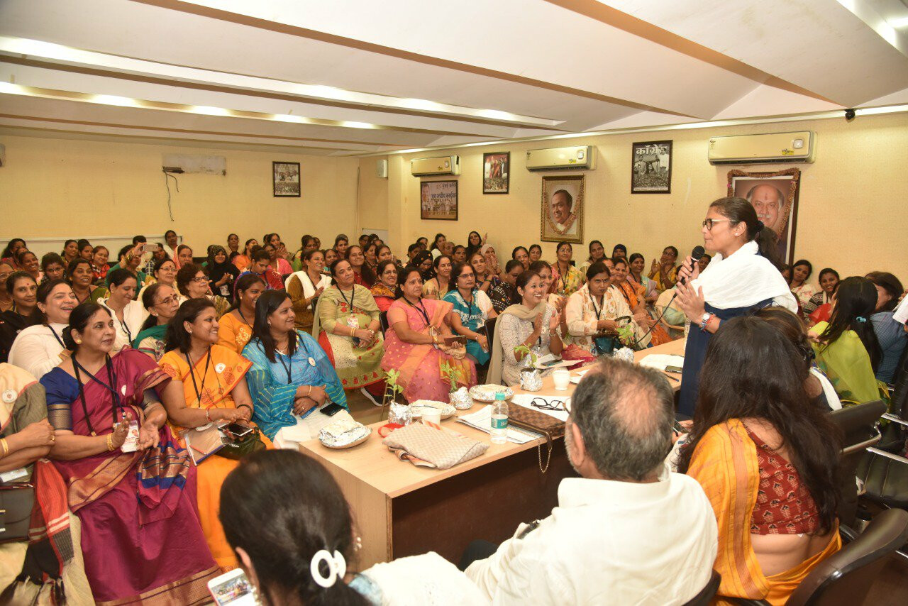 मुंबई महिला कांग्रेस ने शुरु किया स्तन कैंसर के खिलाफ मुहिम