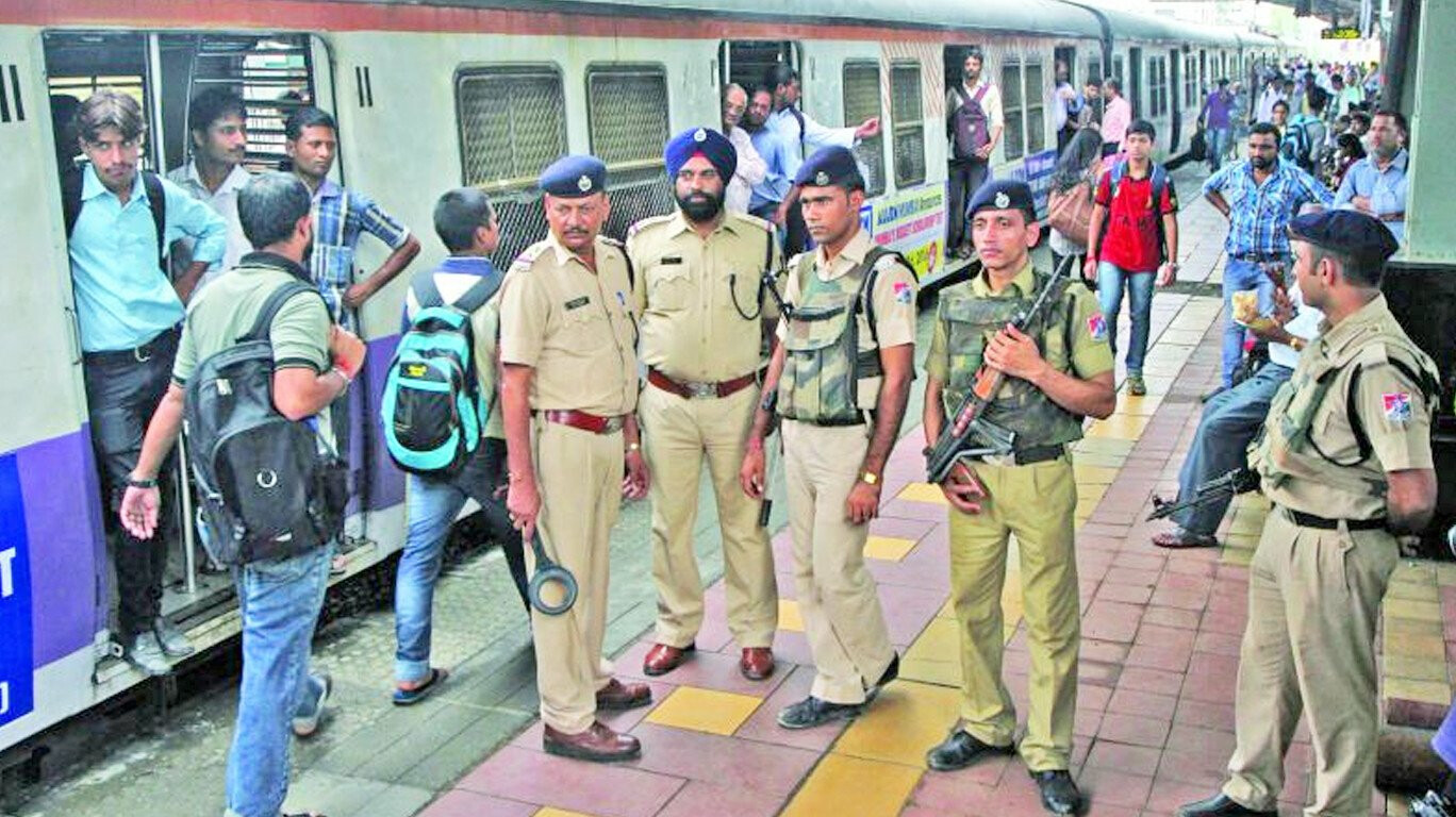 कामचुकार आरपीएफ जवानांवर जीओ टॅगद्वारे नजर