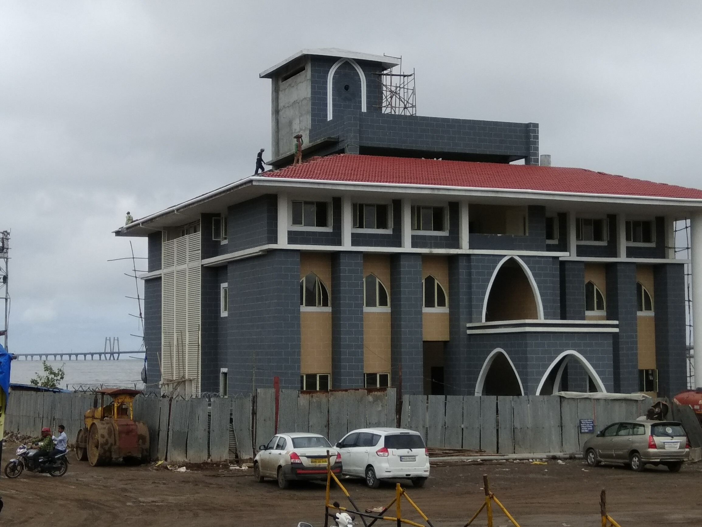 माहीम चौपाटीवर पोलिसांचं अत्याधुनिक 'मरीन हेडक्वार्टर'