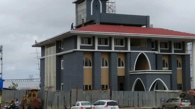 माहीम चौपाटीवर पोलिसांचं अत्याधुनिक 'मरीन हेडक्वार्टर' माहीम चौपाटीवर पोलिसांचं अत्याधुनिक 'मरीन हेडक्वार्टर'