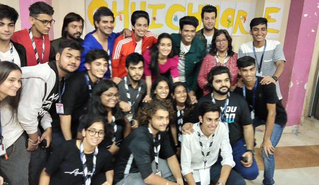 रिलीज से पहले 'छिछोरे' की स्टारकास्ट पहुंची मुंबई के कॉलेज!