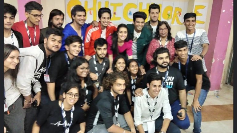 रिलीज से पहले 'छिछोरे' की स्टारकास्ट पहुंची मुंबई के कॉलेज! रिलीज से पहले 'छिछोरे' की स्टारकास्ट पहुंची मुंबई के कॉलेज!