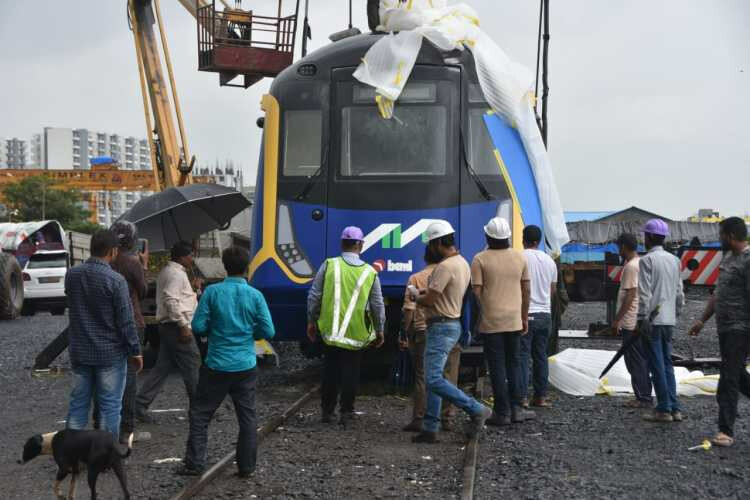 मेट्रो के लिए प्रोटो का पहला डिब्बा मुंबई पहुंचा