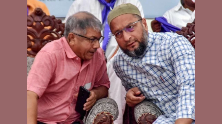 प्रकाश आंबेडकर और ओवैसी की पार्टी का गठबंधन टुटा, MIM का अकेले लड़ने का फैसला प्रकाश आंबेडकर और ओवैसी की पार्टी का गठबंधन टुटा, MIM का अकेले लड़ने का फैसला