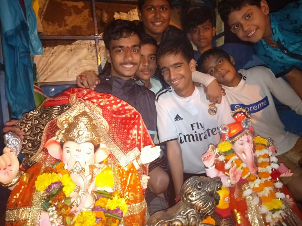 हिंदू-मुस्लिम एकता की मिसाल:  हिंदू परिवार मनाता है मुहर्रम तो मुस्लिम परिवार है गणेश भक्त