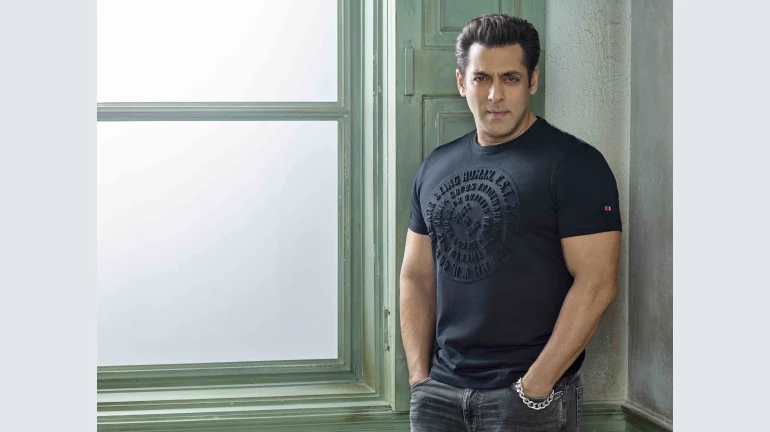 'दबंग 3' में शर्टलेस सीन के लिए सलमान खान इस तरह कर रहे हैं तैयारी! 'दबंग 3' में शर्टलेस सीन के लिए सलमान खान इस तरह कर रहे हैं तैयारी!