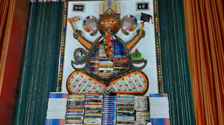 मुंबईतील आकर्षक इकोफ्रेंडली बाप्पा मुंबईतील आकर्षक इकोफ्रेंडली बाप्पा