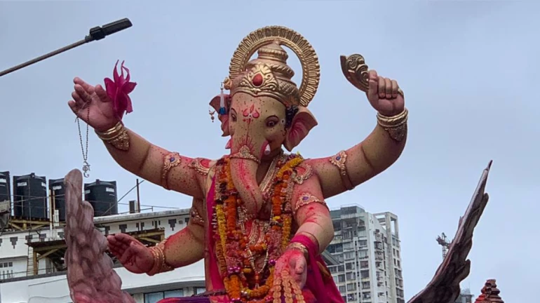 गणेशमूर्तींच्या उंचीबाबत सार्वजनिक गणेशोत्सव मंडळांमध्ये संभ्रम गणेशमूर्तींच्या उंचीबाबत सार्वजनिक गणेशोत्सव मंडळांमध्ये संभ्रम