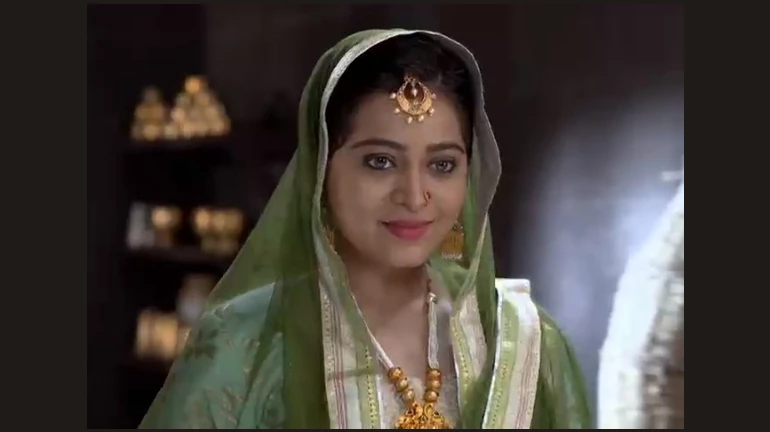 स्वरांगी मराठे बनलीय लवंगी बाई स्वरांगी मराठे बनलीय लवंगी बाई