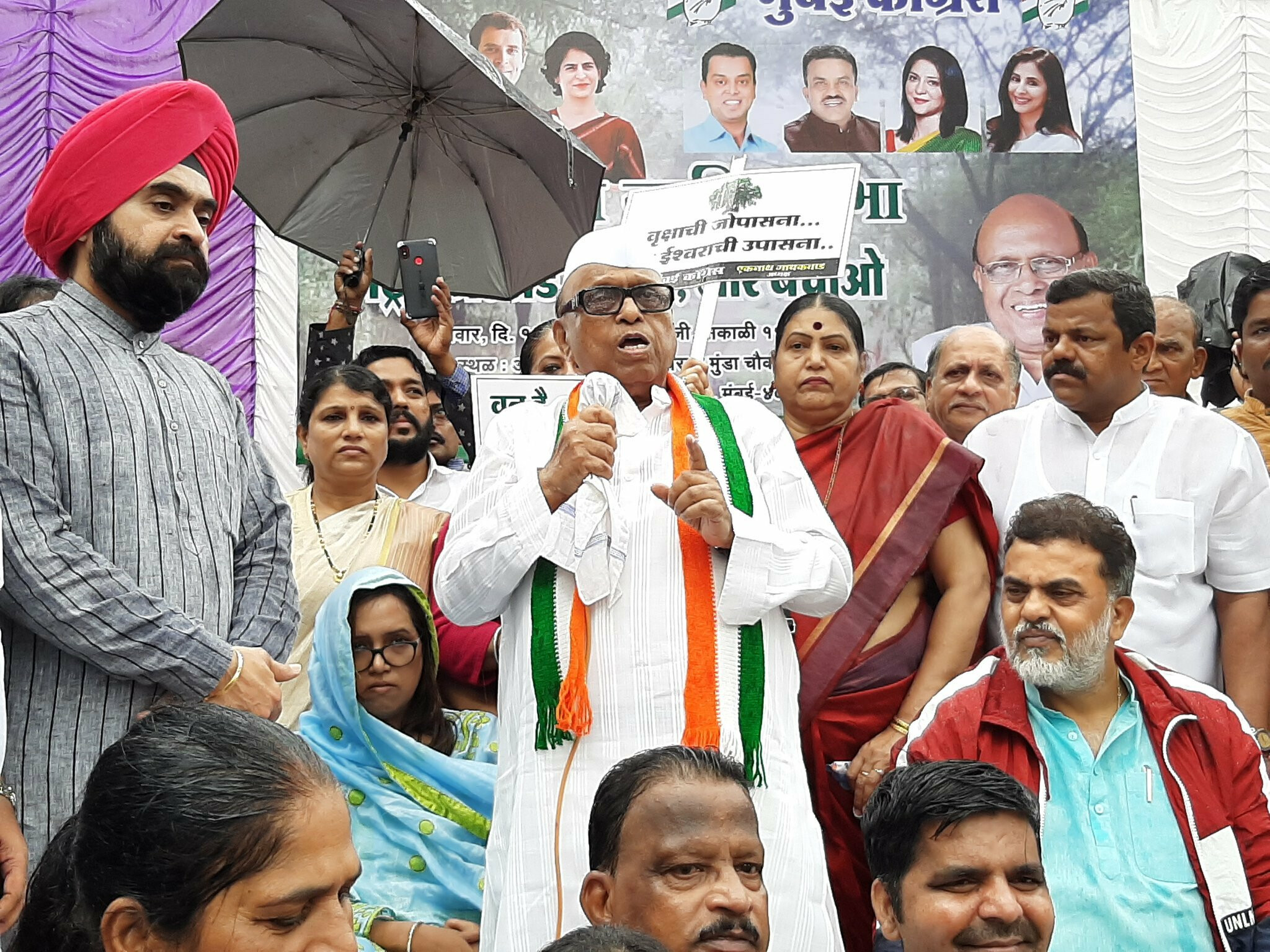 Save Aarey: Sanjay Nirupam, Congress members organise Vrukshpujan ceremony