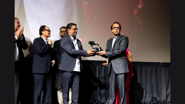 या सिनेमानं मराठी सिनेसृष्टीच्या शिरपेचात खोवला मानाचा तुरा या सिनेमानं मराठी सिनेसृष्टीच्या शिरपेचात खोवला मानाचा तुरा