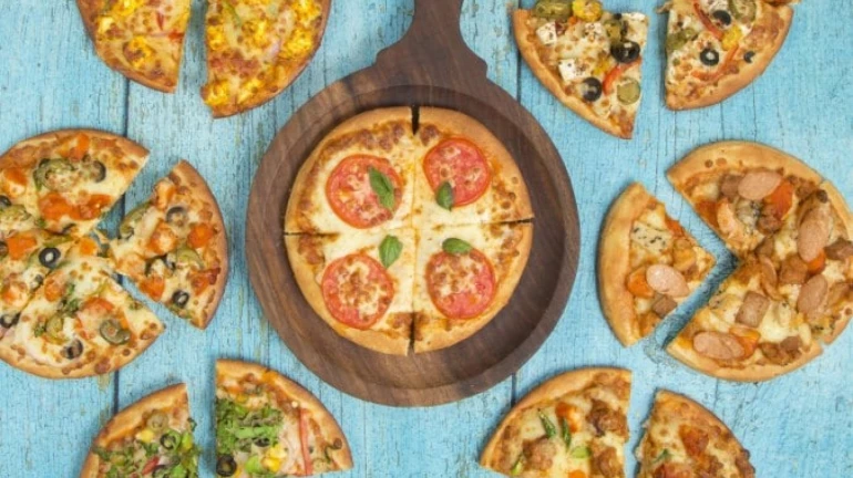 मुंबईतील हे '५' हटके पिझ्झा एकदा तरी ट्राय कराच मुंबईतील हे '५' हटके पिझ्झा एकदा तरी ट्राय कराच