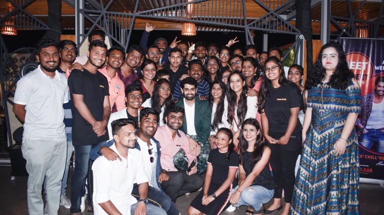 आरोह वेलणकरनं अशी दिली चाहत्यांना ट्रिट आरोह वेलणकरनं अशी दिली चाहत्यांना ट्रिट