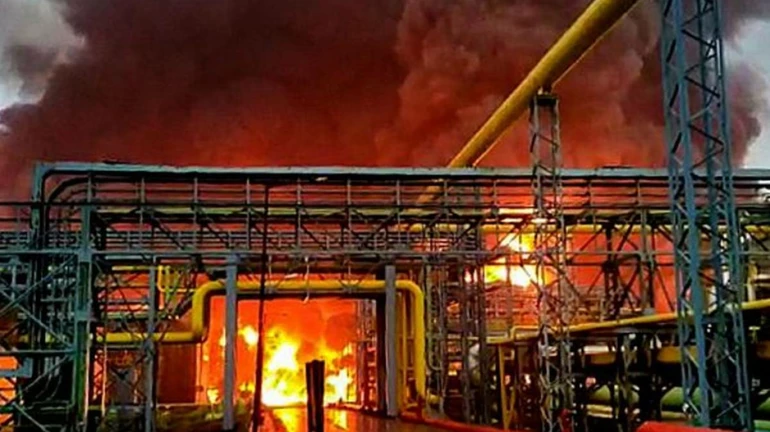 नवी मुंबईतील ओएनजीसीच्या प्रकल्पातून रसायन गळती नवी मुंबईतील ओएनजीसीच्या प्रकल्पातून रसायन गळती