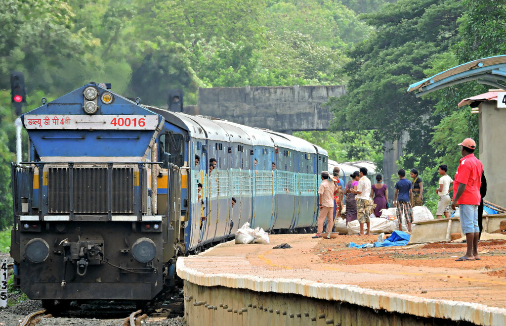Central Railway Local Trains Disrupted As Konkan Kanya Express Train Faces Technical Glitch