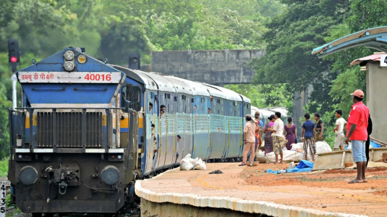 Central Railway Local Trains Disrupted As Konkan Kanya Express Train Faces Technical Glitch