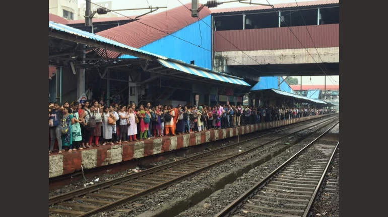 Mumbai Local News: Services Hindered On Central Line Mumbai Local News: Services Hindered On Central Line