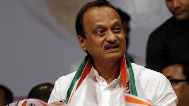 तब्बल २० तासांनंतर अजित पवार अवतरले, राजीनामा देण्यामागचं कारण सांगणार? तब्बल २० तासांनंतर अजित पवार अवतरले, राजीनामा देण्यामागचं कारण सांगणार?