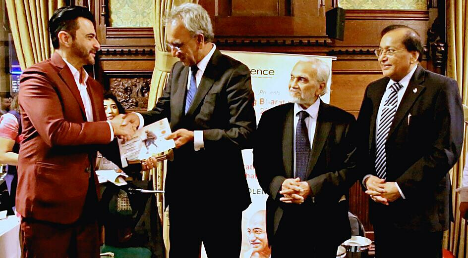 एक्टर संजय कपूर को ब्रिटेन में मिला खास सम्मान!