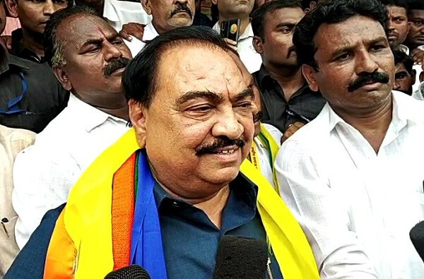 यादीत नाव नाही, तरीही खडसेंनी कसा भरला अर्ज?