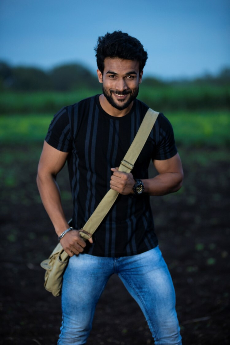 ￼स्टार चमकले आणि जिम ट्रेनर बनला पडद्यावरचा स्टार