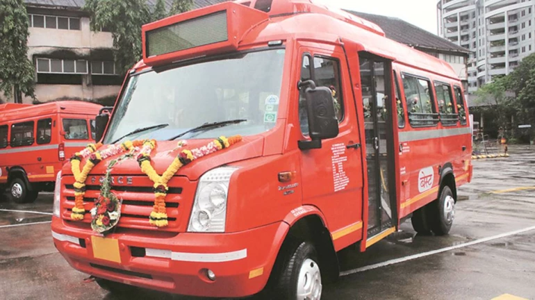 BEST Corporation's AC mini buses run on Mumbai roads BEST Corporation's AC mini buses run on Mumbai roads