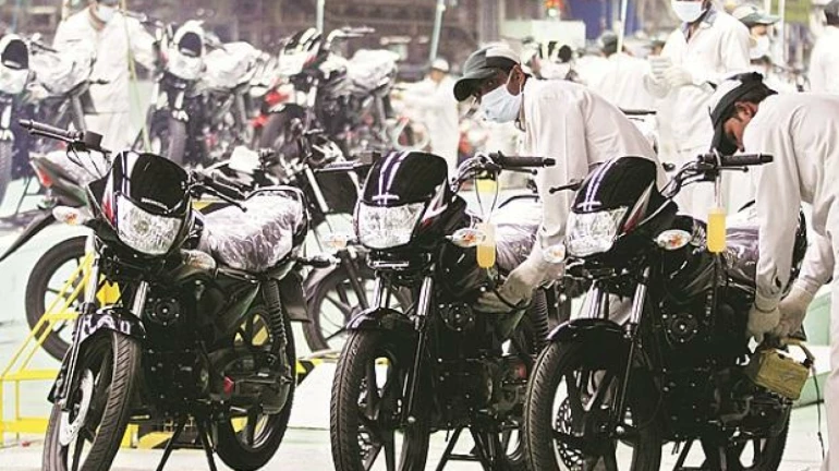 यंदा दसऱ्याला वाहन खरेदीत घट, महसुलातही मोठी घट यंदा दसऱ्याला वाहन खरेदीत घट, महसुलातही मोठी घट