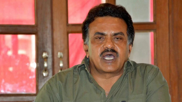 Sanjay Nirupam Opposes Mandatory Marathi Rule for Taxi and Rickshaw Drivers in Maharashtra Sanjay Nirupam Opposes Mandatory Marathi Rule for Taxi and Rickshaw Drivers in Maharashtra