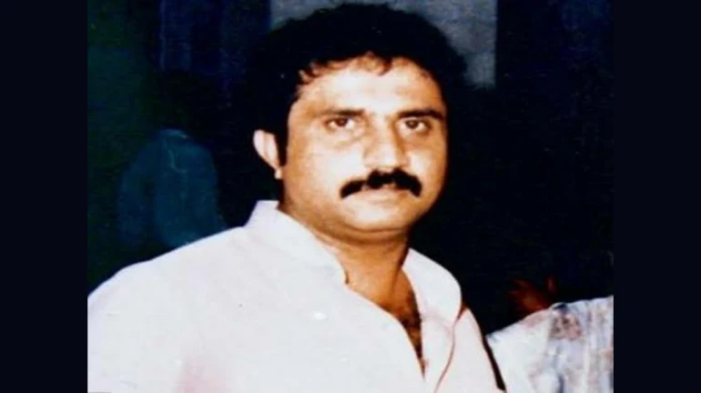 दाऊदचा हस्तक इक्बाल मिर्चीच्या मालमत्तेवर ईडीची कारवाई दाऊदचा हस्तक इक्बाल मिर्चीच्या मालमत्तेवर ईडीची कारवाई