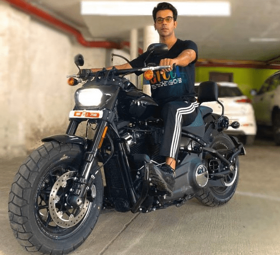 राजकुमार रावच्या बाईकची किंमत ऐकून धक्का बसेल