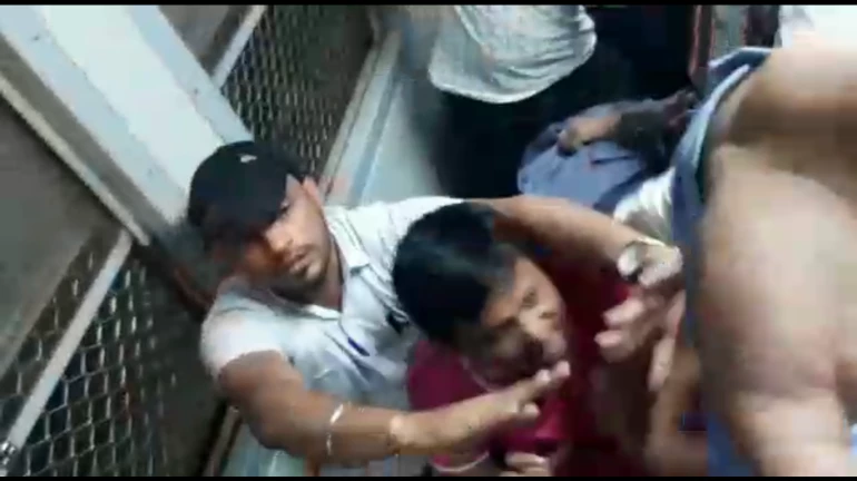 Mumbai: Three men beaten up by passengers over drinking in local train