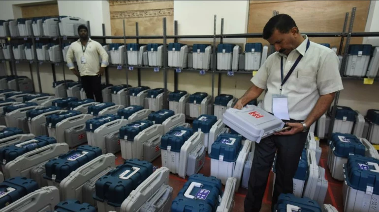 महाराष्ट्र राज्य चुनाव आयोग स्थानीय निकाय चुनावों के लिए 75,000 ईवीएम सुरक्षित करेगा और 25,000 किराए पर लेगा महाराष्ट्र राज्य चुनाव आयोग स्थानीय निकाय चुनावों के लिए 75,000 ईवीएम सुरक्षित करेगा और 25,000 किराए पर लेगा