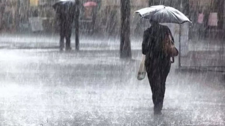 वादळी वाऱ्यासह पावसाची शक्यता, ऑरेंज अलर्ट जारी वादळी वाऱ्यासह पावसाची शक्यता, ऑरेंज अलर्ट जारी