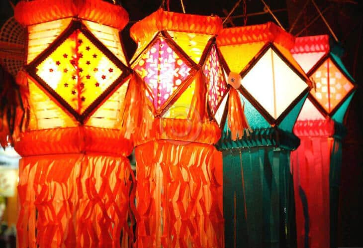 ऐन दिवाळीत पाऊस, आकाश कंदिल कसे लावायचे?